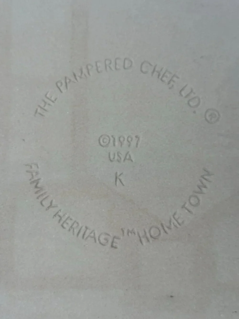 1997 Pampered Chef Gingerbread School Post Office Stoneware Mold #1805 NEW